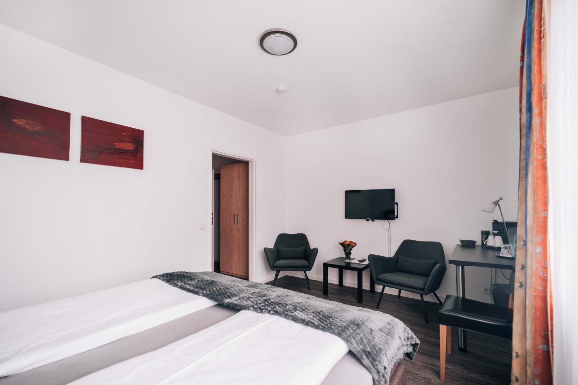 מונסטר Hotel International Am Theater מראה חיצוני תמונה