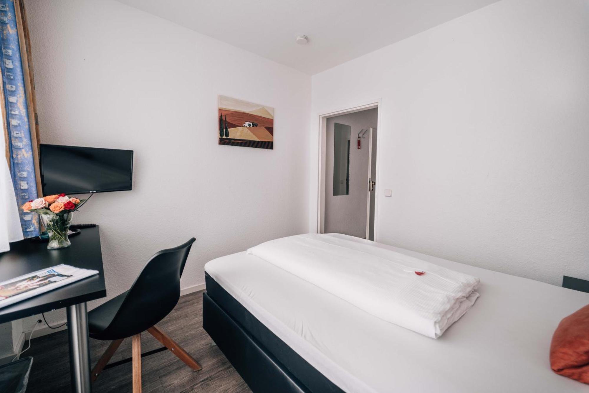מונסטר Hotel International Am Theater מראה חיצוני תמונה