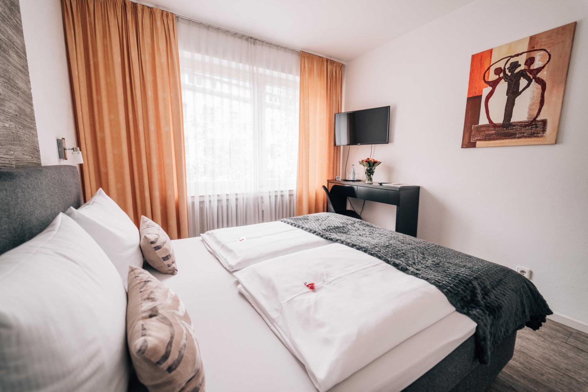 מונסטר Hotel International Am Theater מראה חיצוני תמונה