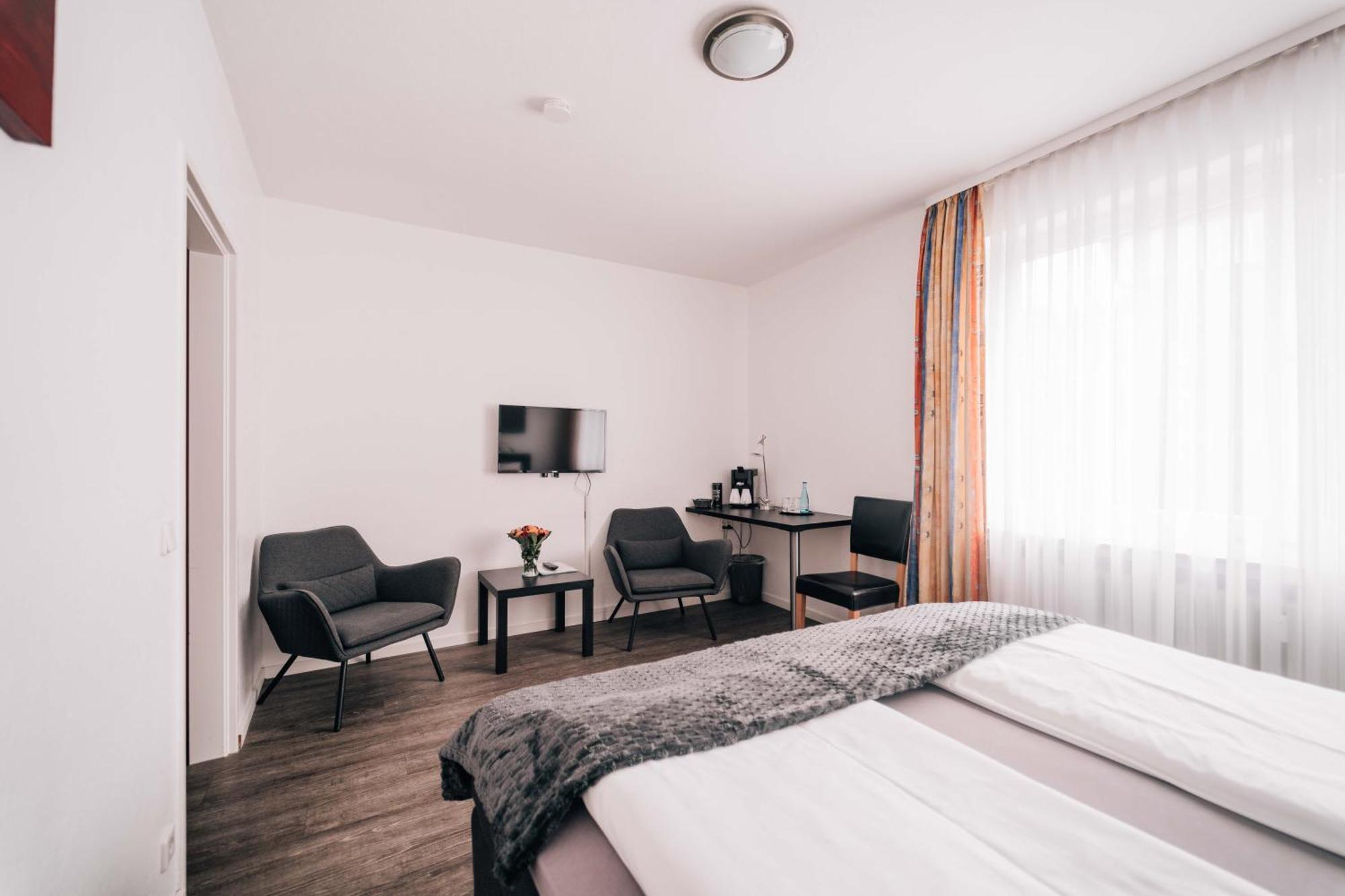 מונסטר Hotel International Am Theater מראה חיצוני תמונה
