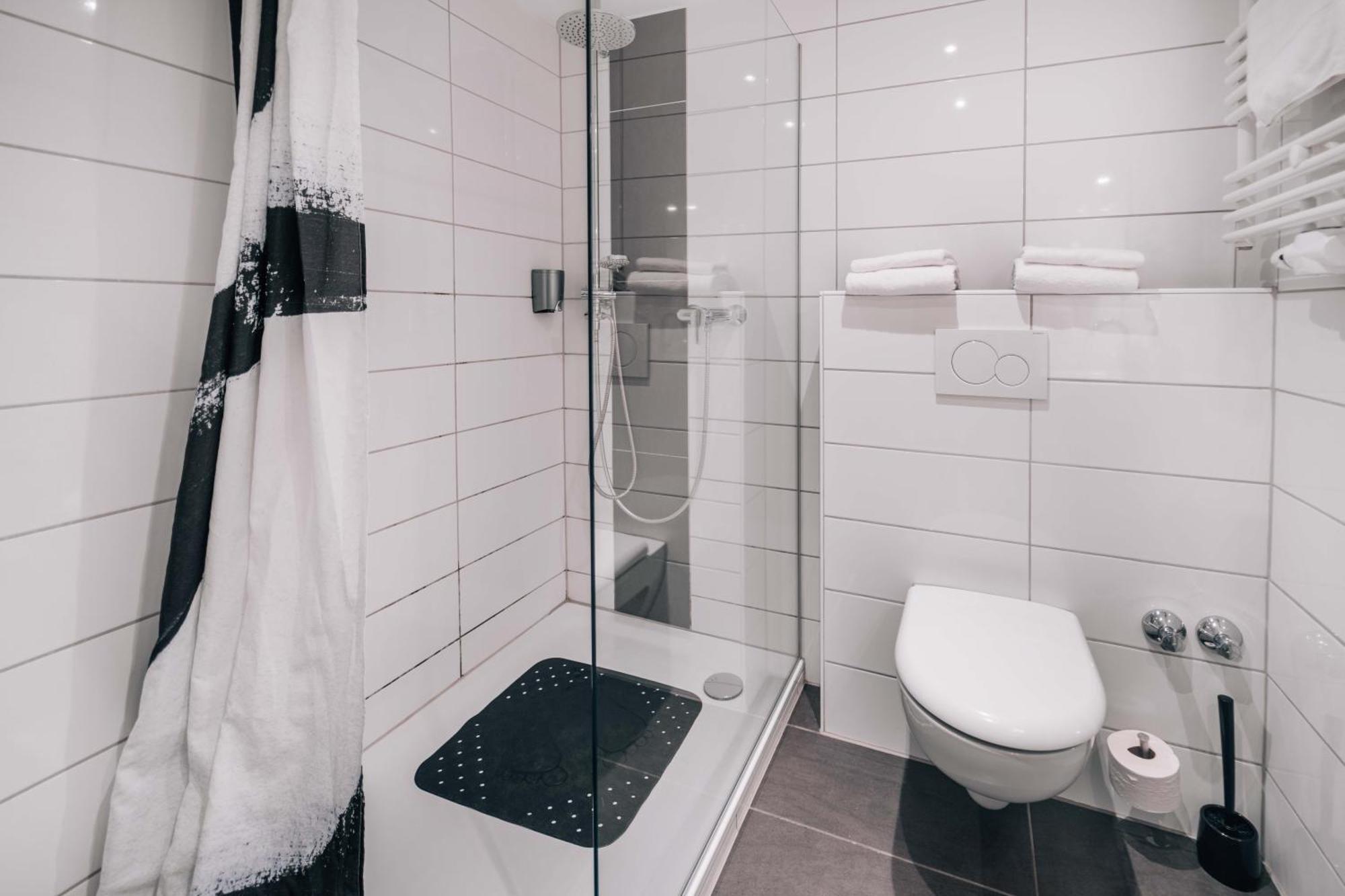 מונסטר Hotel International Am Theater מראה חיצוני תמונה